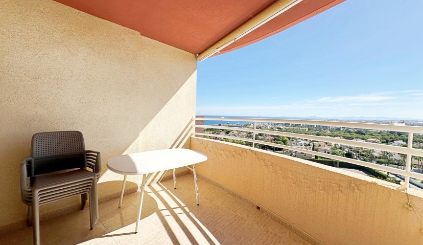 Resale - Apartment -
Orihuela Costa - Campoamor