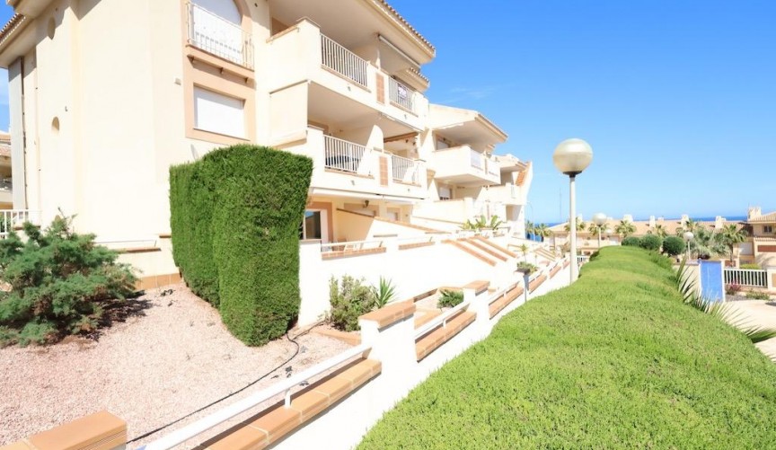 Resale - Apartment -
Orihuela Costa - Costa Blanca