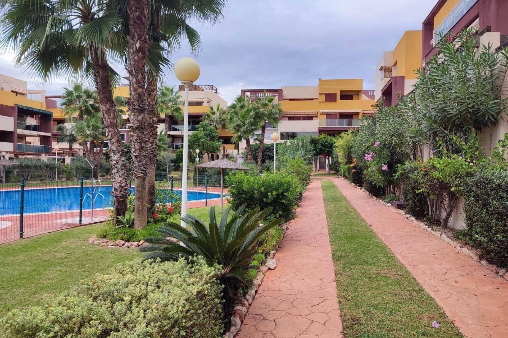 Resale - Apartment -
Orihuela Costa - Horizonte - La Campana
