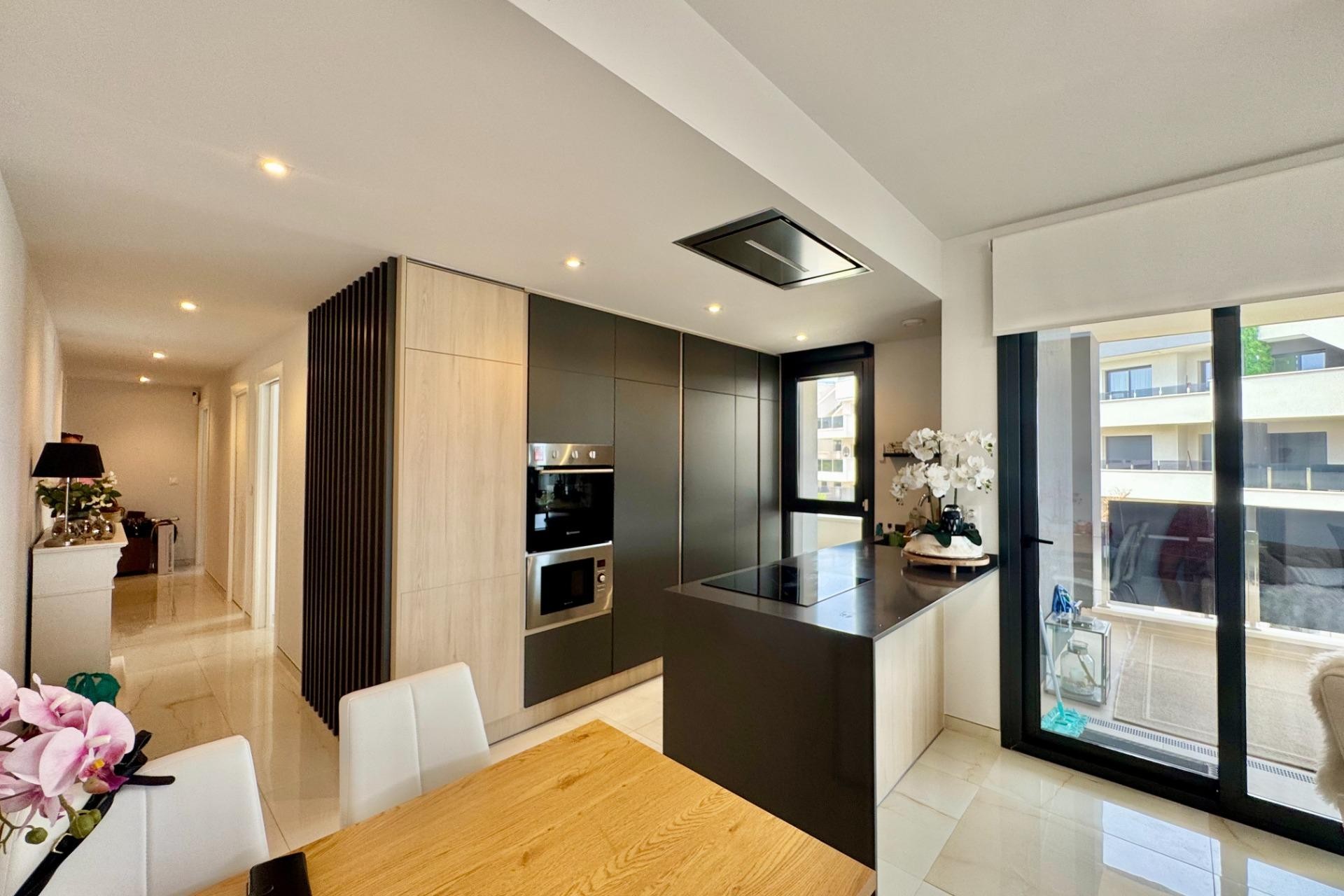 Resale - Apartment -
Orihuela Costa - Punta Prima