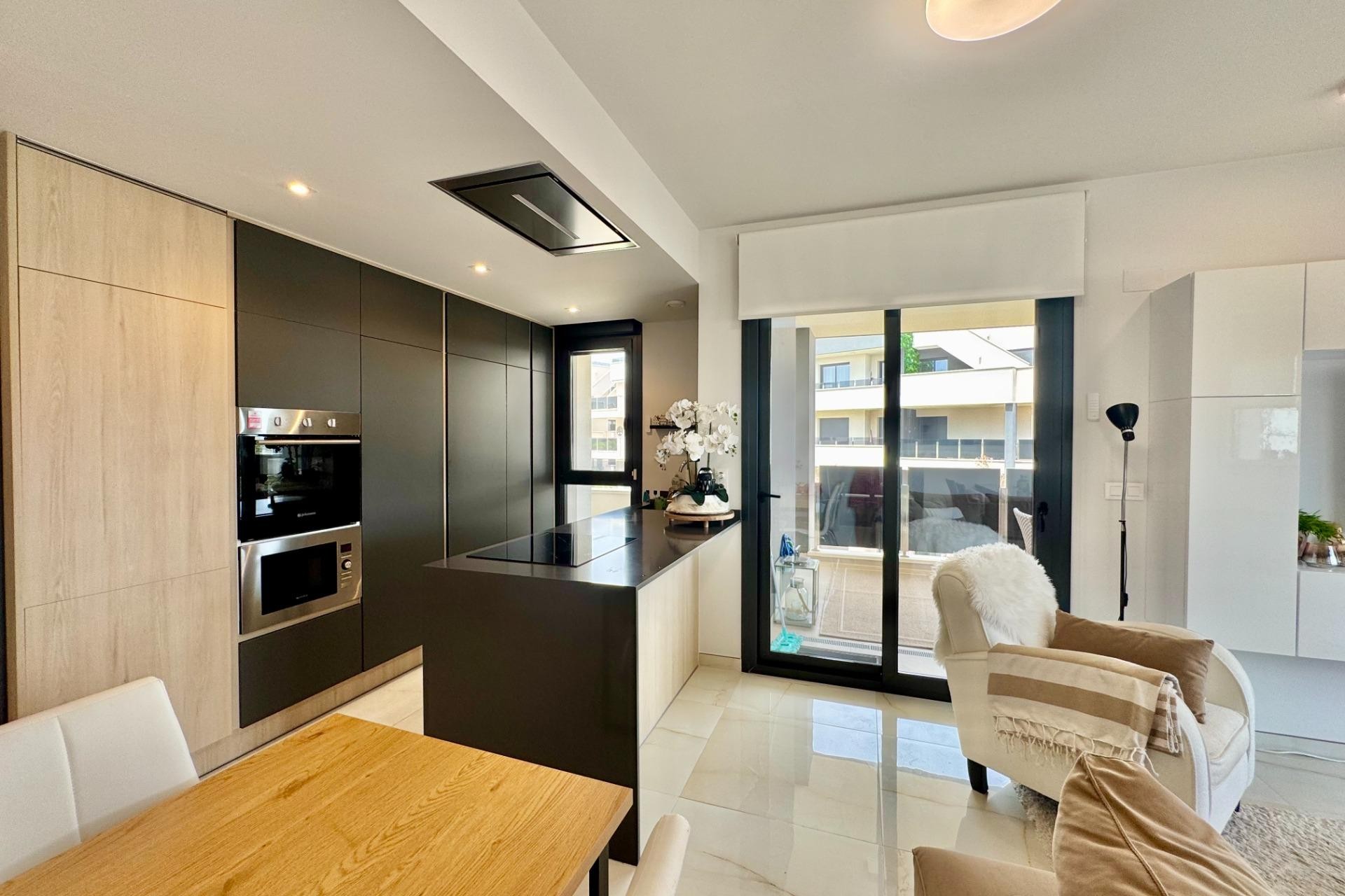 Resale - Apartment -
Orihuela Costa - Punta Prima