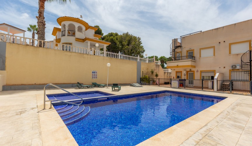Resale - Apartment -
Orihuela - Inland