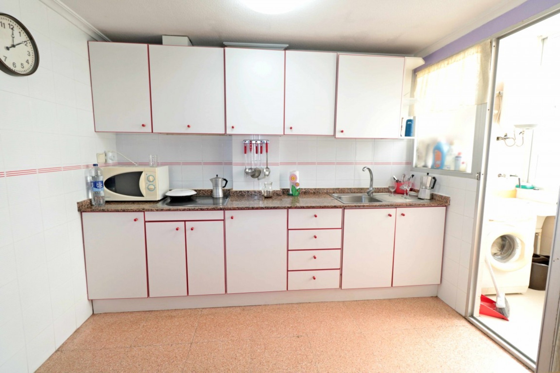 Resale - Apartment -
Playa Del Acequion - Costa Blanca