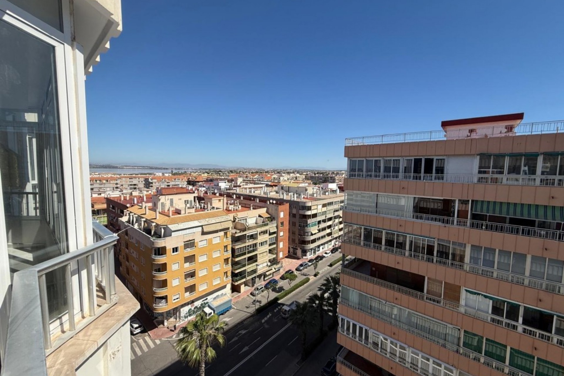 Resale - Apartment -
Playa Del Acequion - Costa Blanca