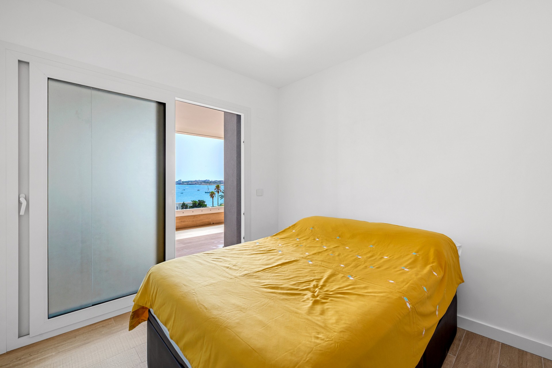 Resale - Apartment -
Punta Prima - Costa Blanca