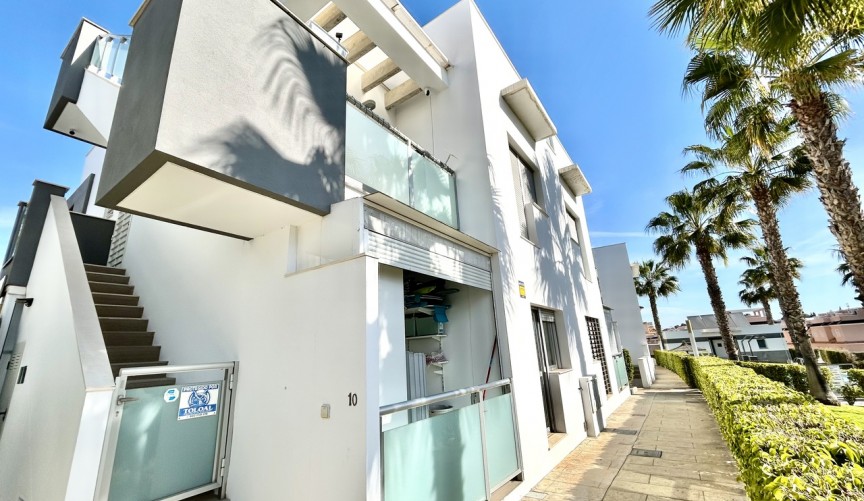 Resale - Apartment -
Punta Prima - Costa Blanca