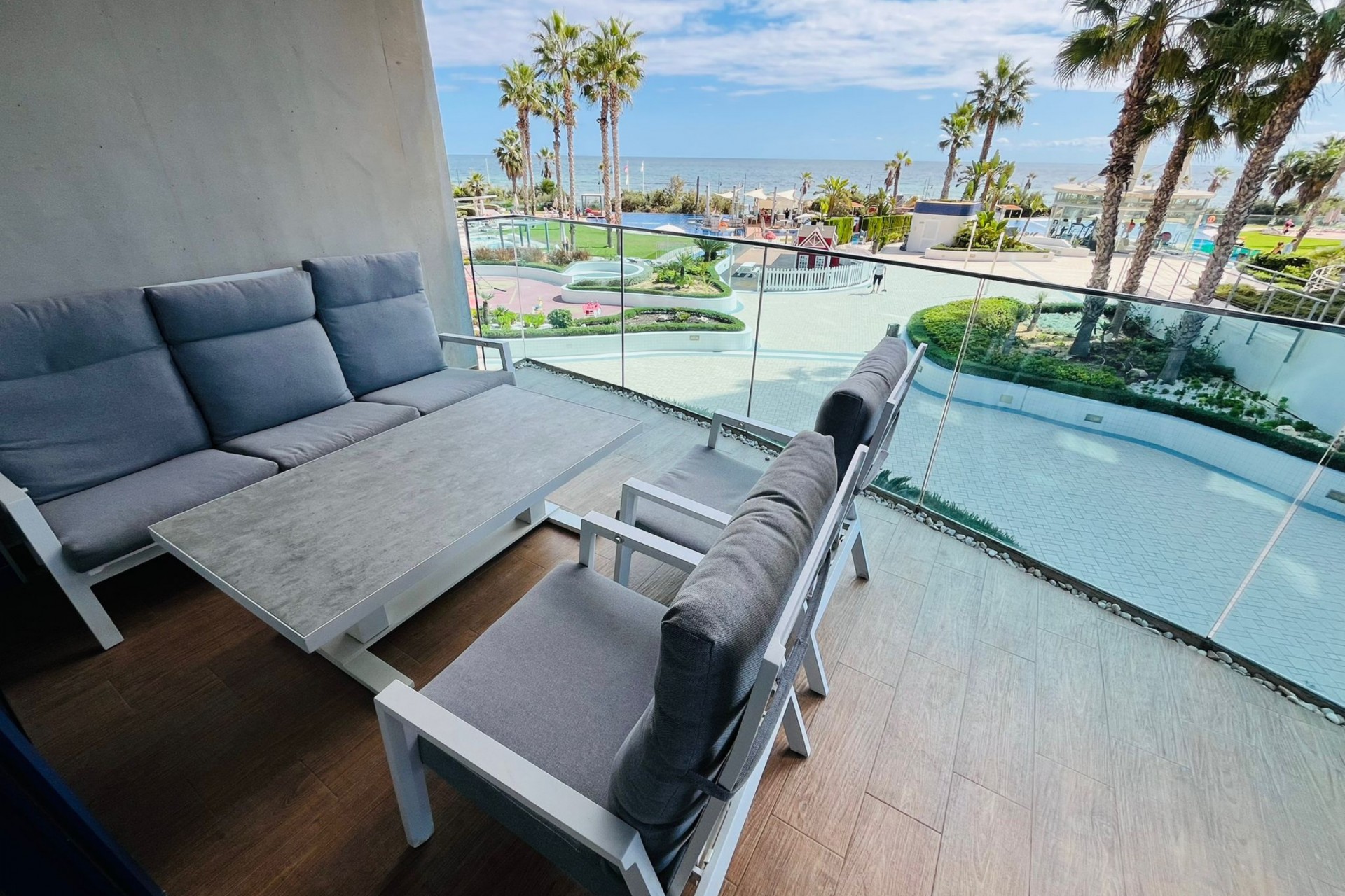 Resale - Apartment -
Punta Prima - Costa Blanca