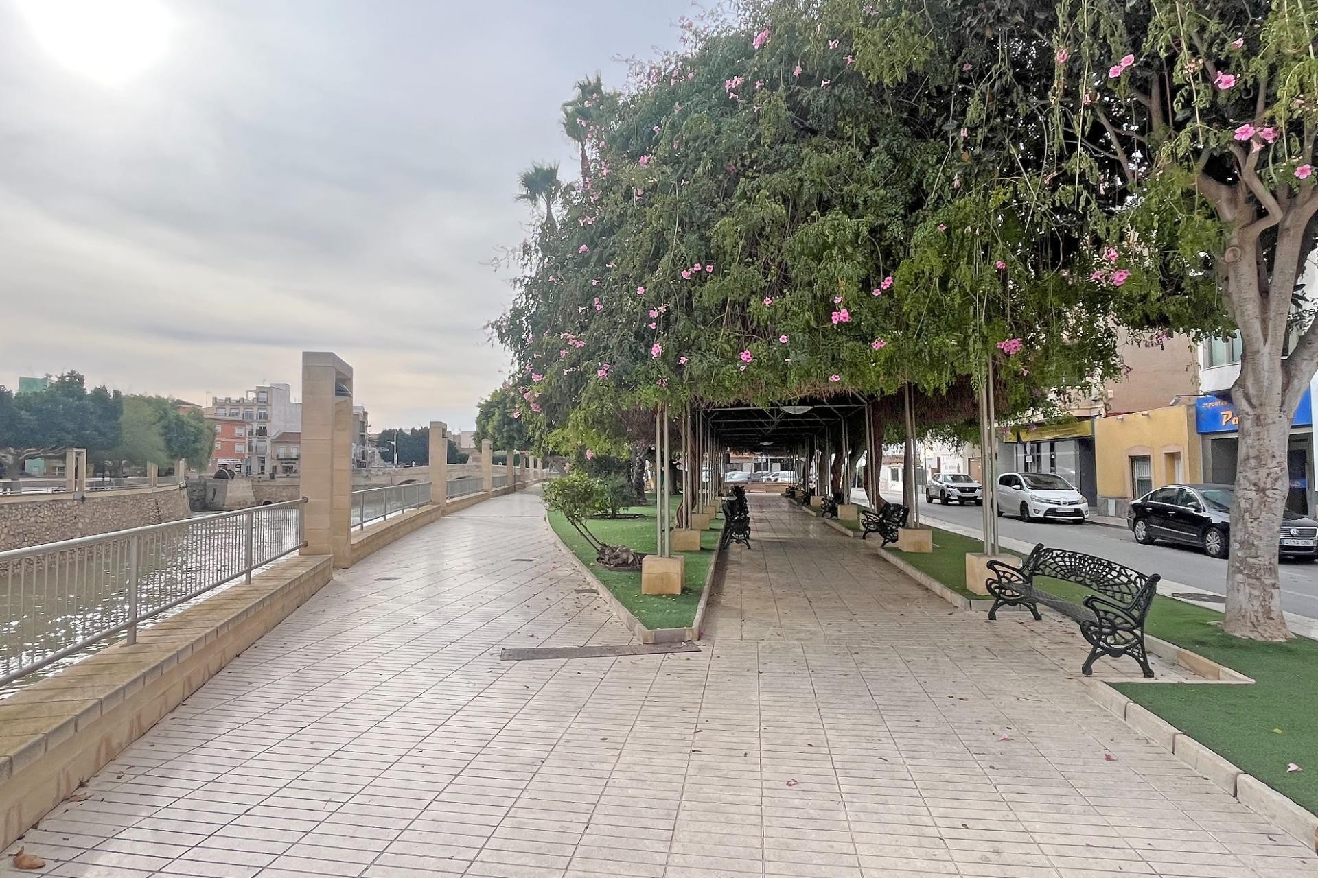 Resale - Apartment -
Rojales