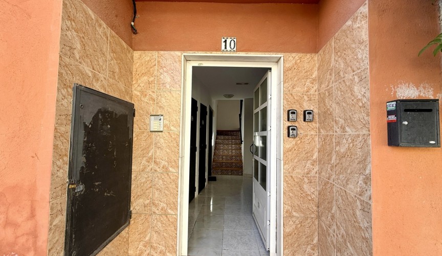 Resale - Apartment -
San Miguel de Salinas - Inland