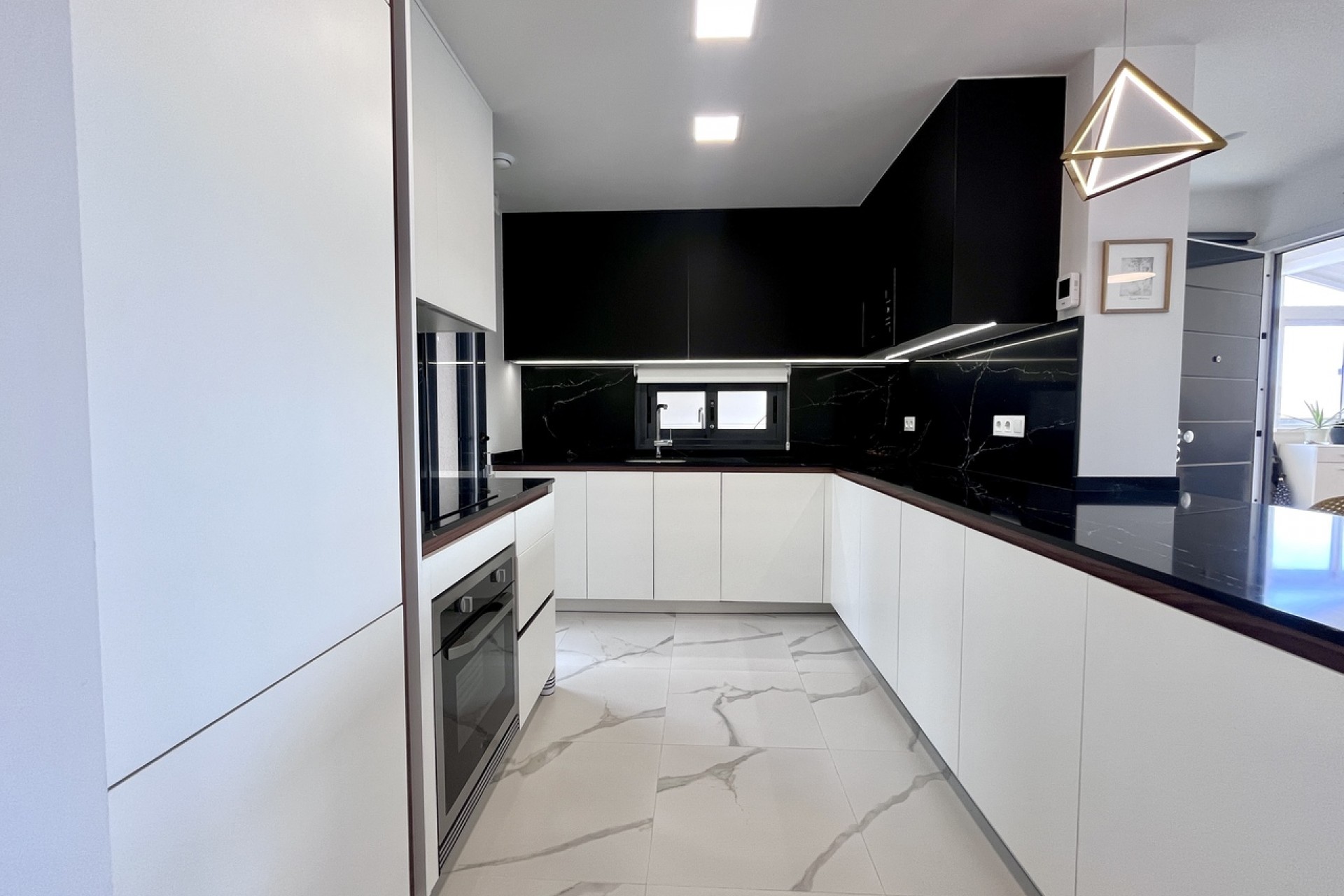 Resale - Apartment -
San Miguel de Salinas - Inland