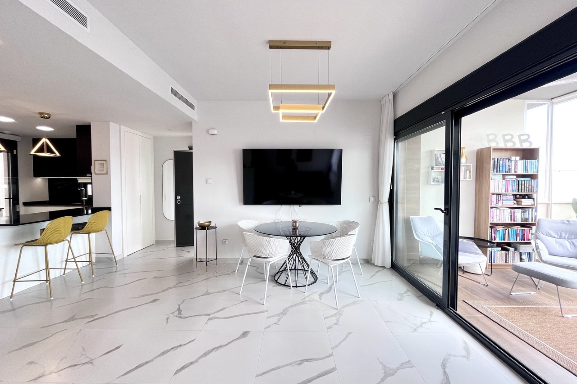 Resale - Apartment -
San Miguel de Salinas - Inland