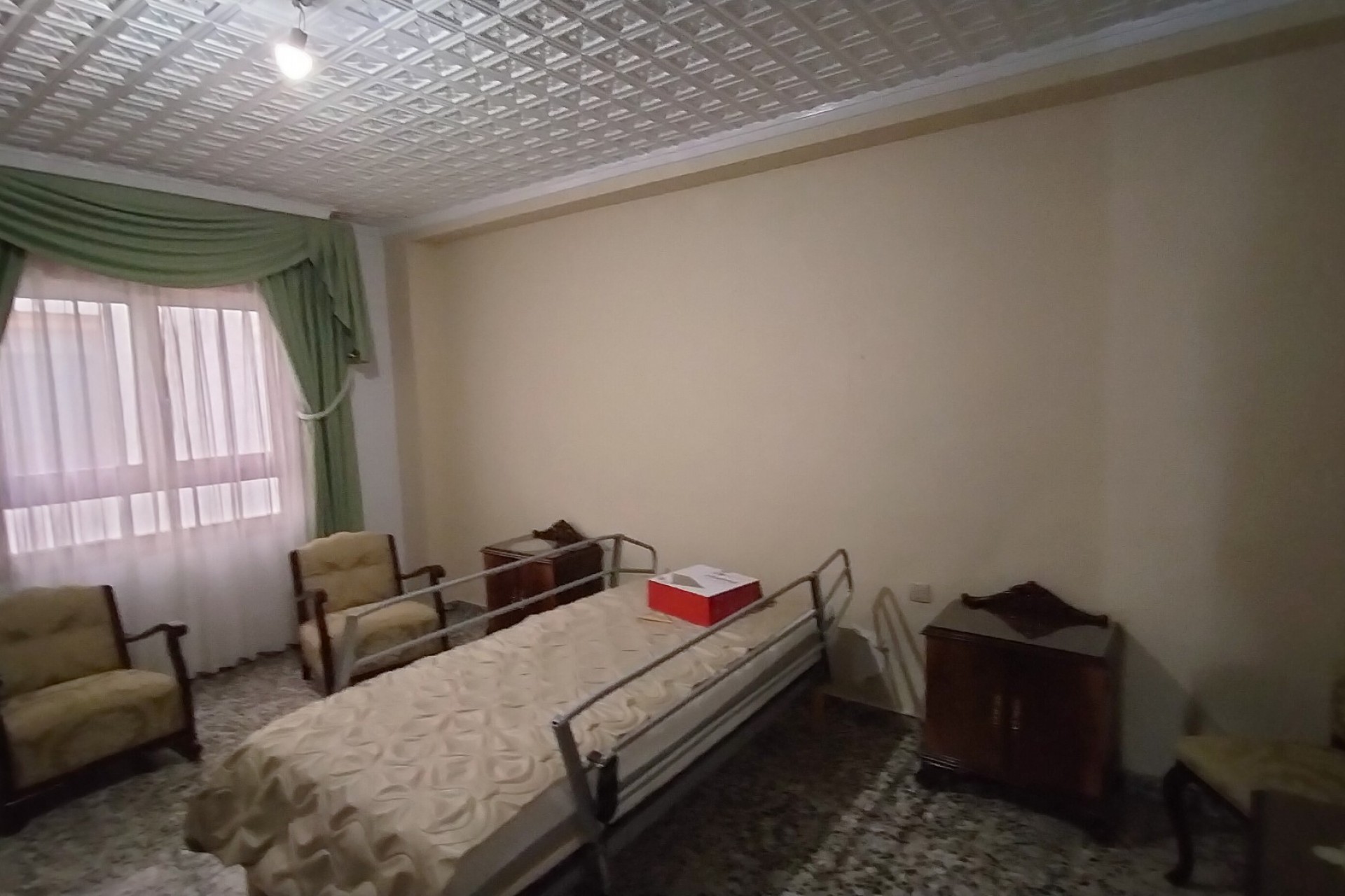 Resale - Apartment -
Sax - Inland