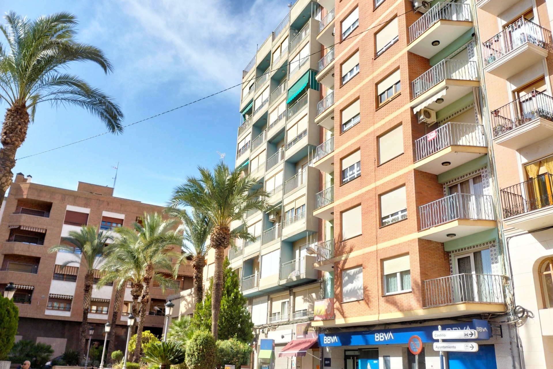 Resale - Apartment -
Sax - Inland