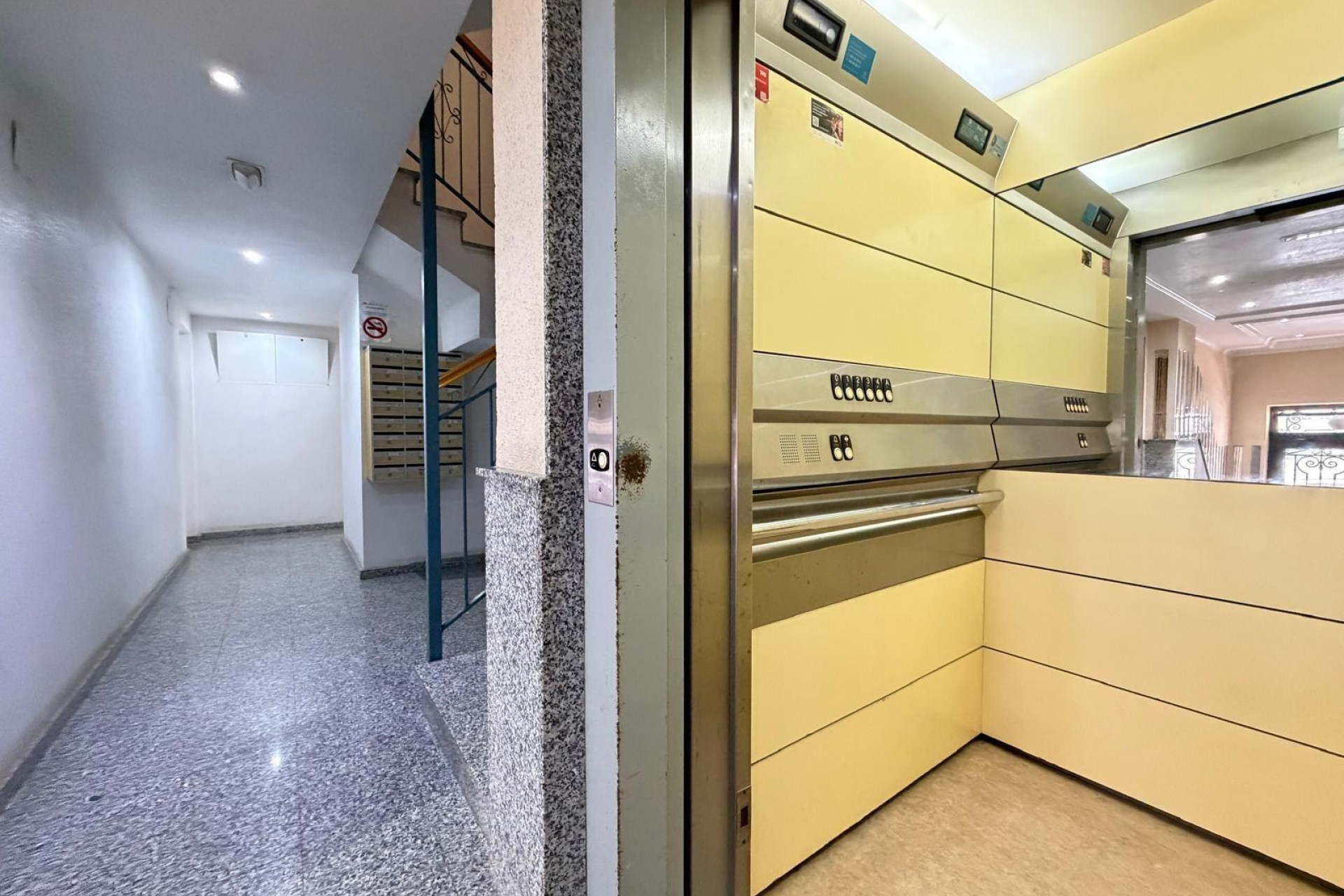 Resale - Apartment -
Torrevieja - Acequion