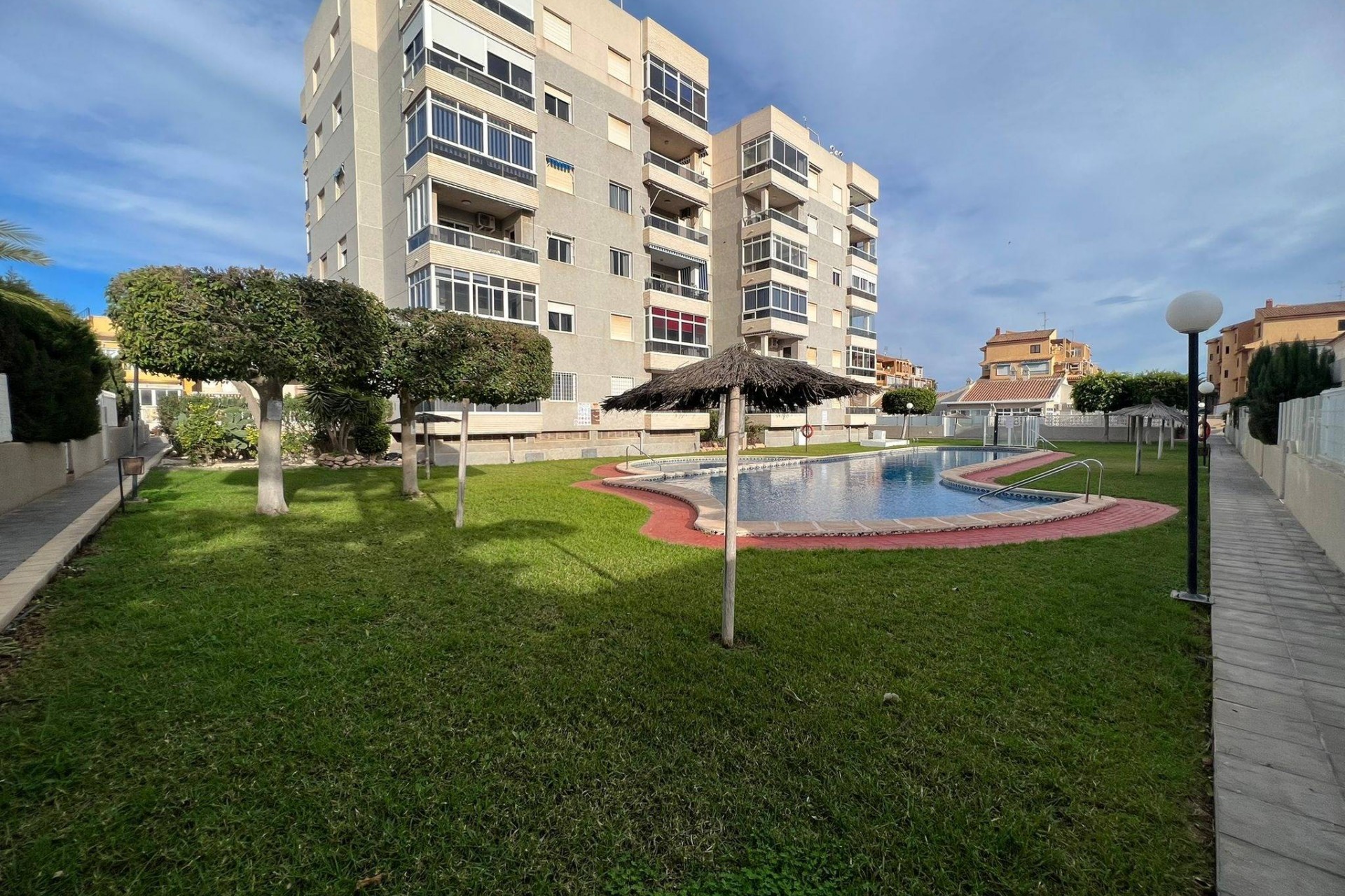 Resale - Apartment -
Torrevieja - aguas nuevas