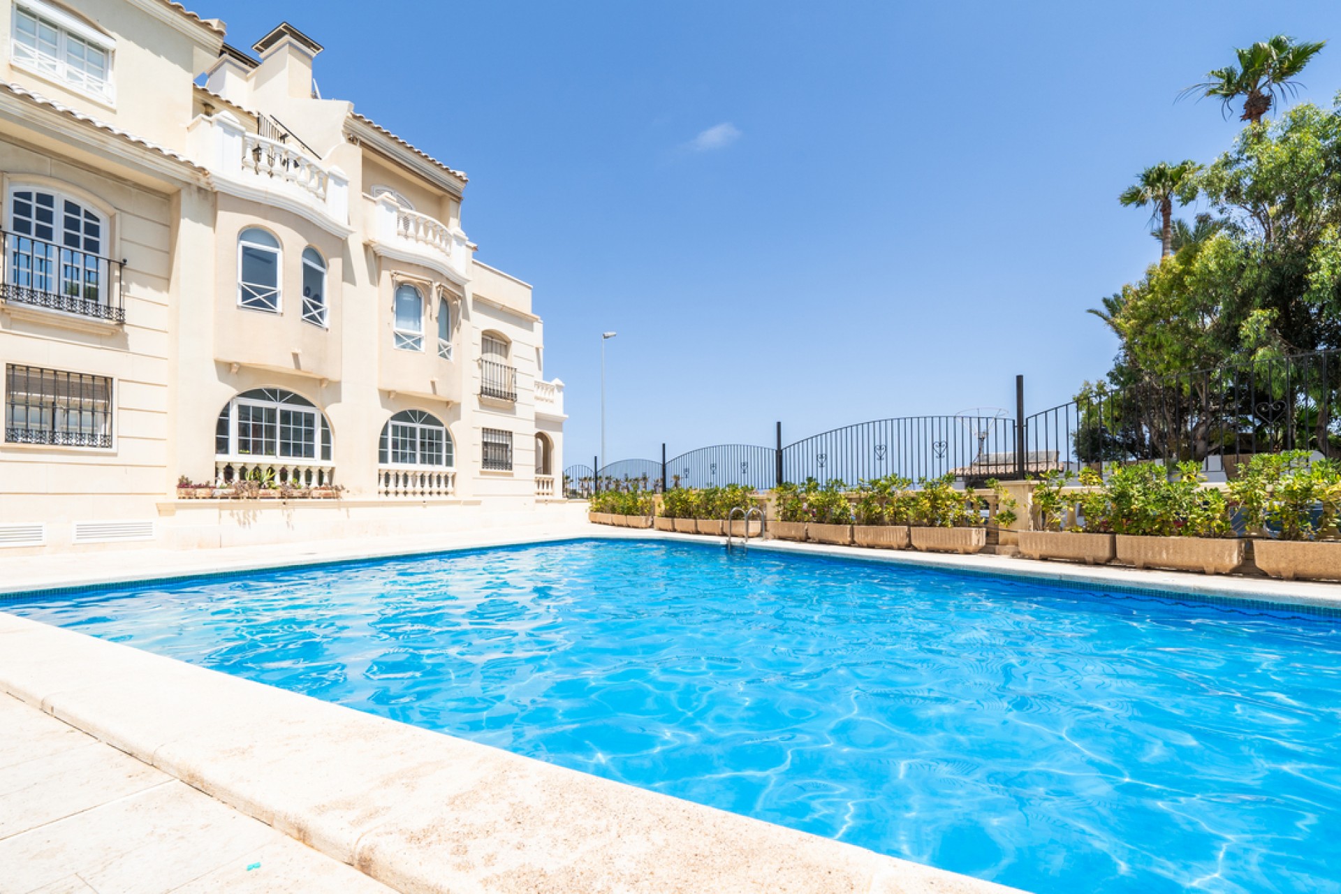 Resale - Apartment -
Torrevieja - aguas nuevas