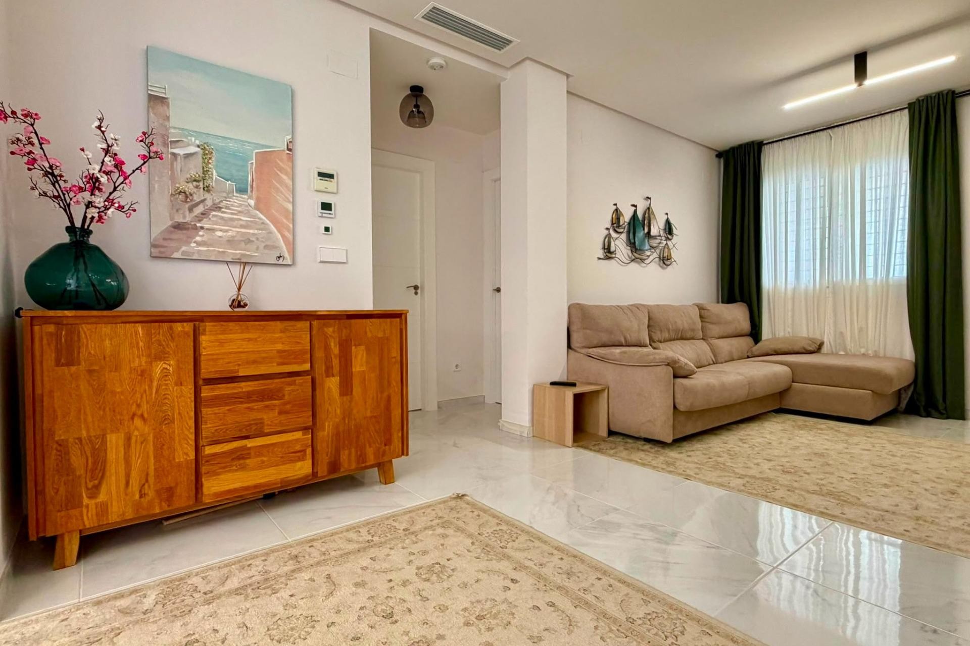 Resale - Apartment -
Torrevieja - aguas nuevas