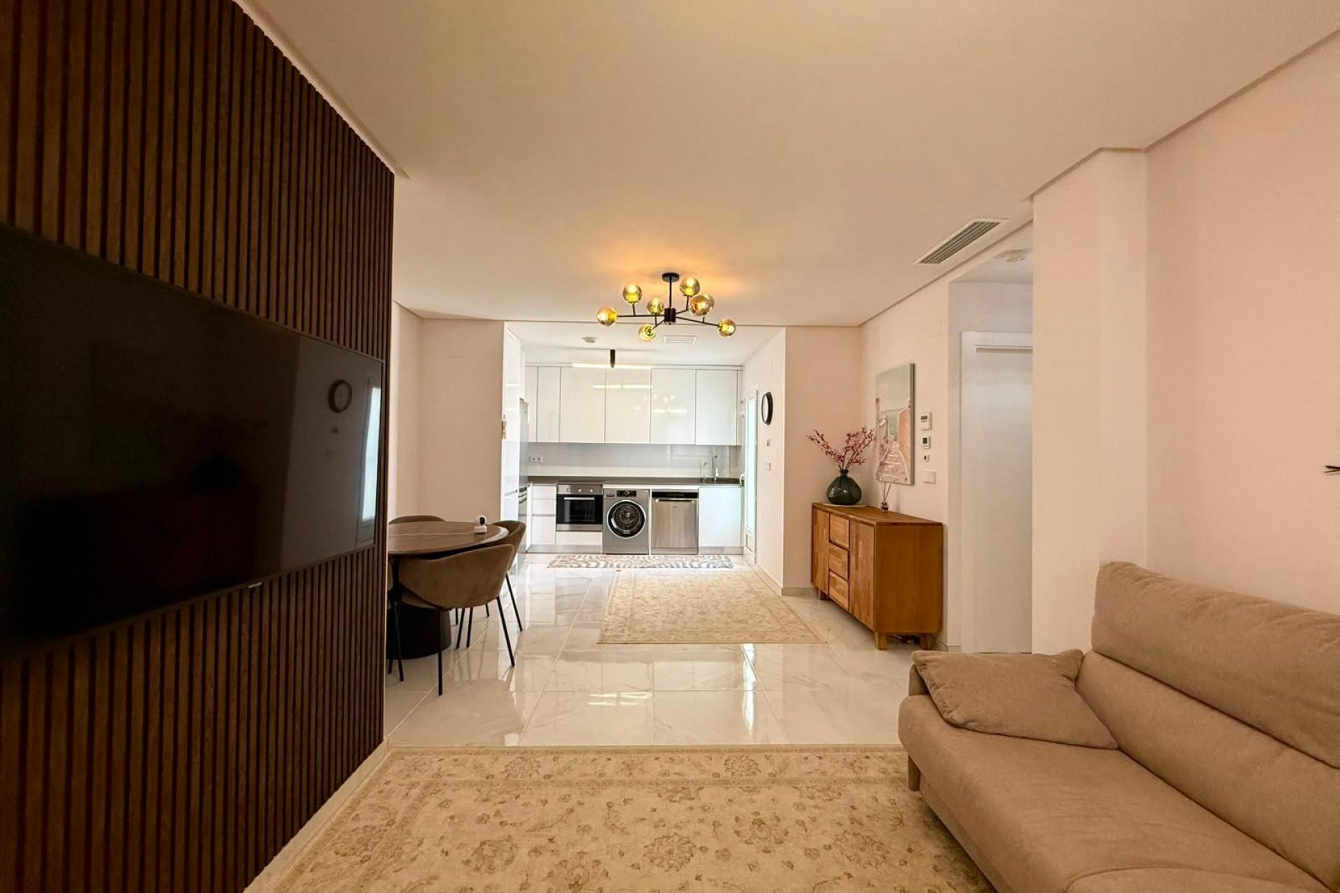 Resale - Apartment -
Torrevieja - aguas nuevas