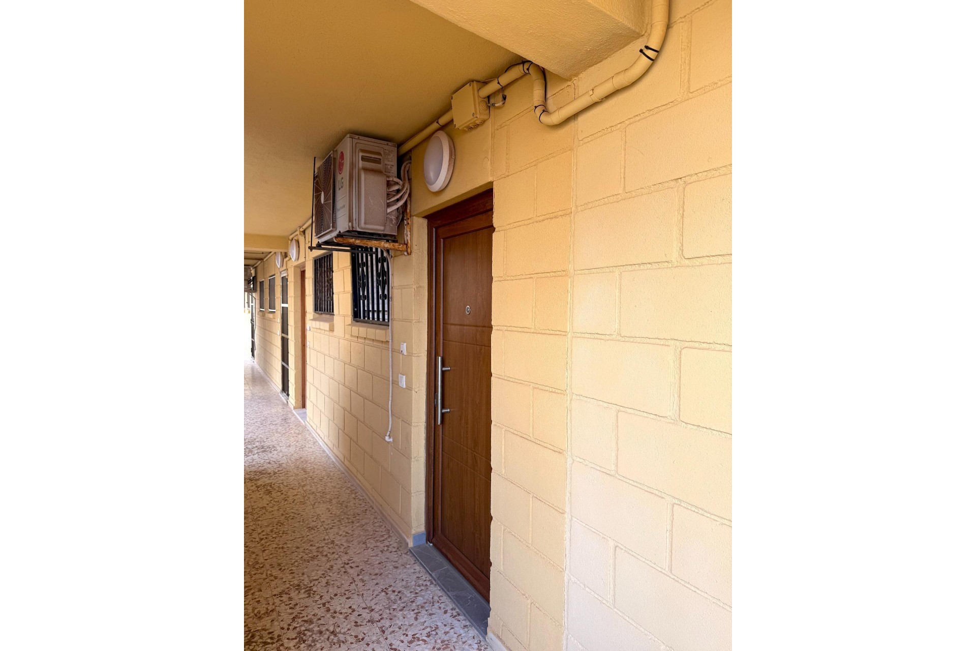 Resale - Apartment -
Torrevieja - Cabo Cervera