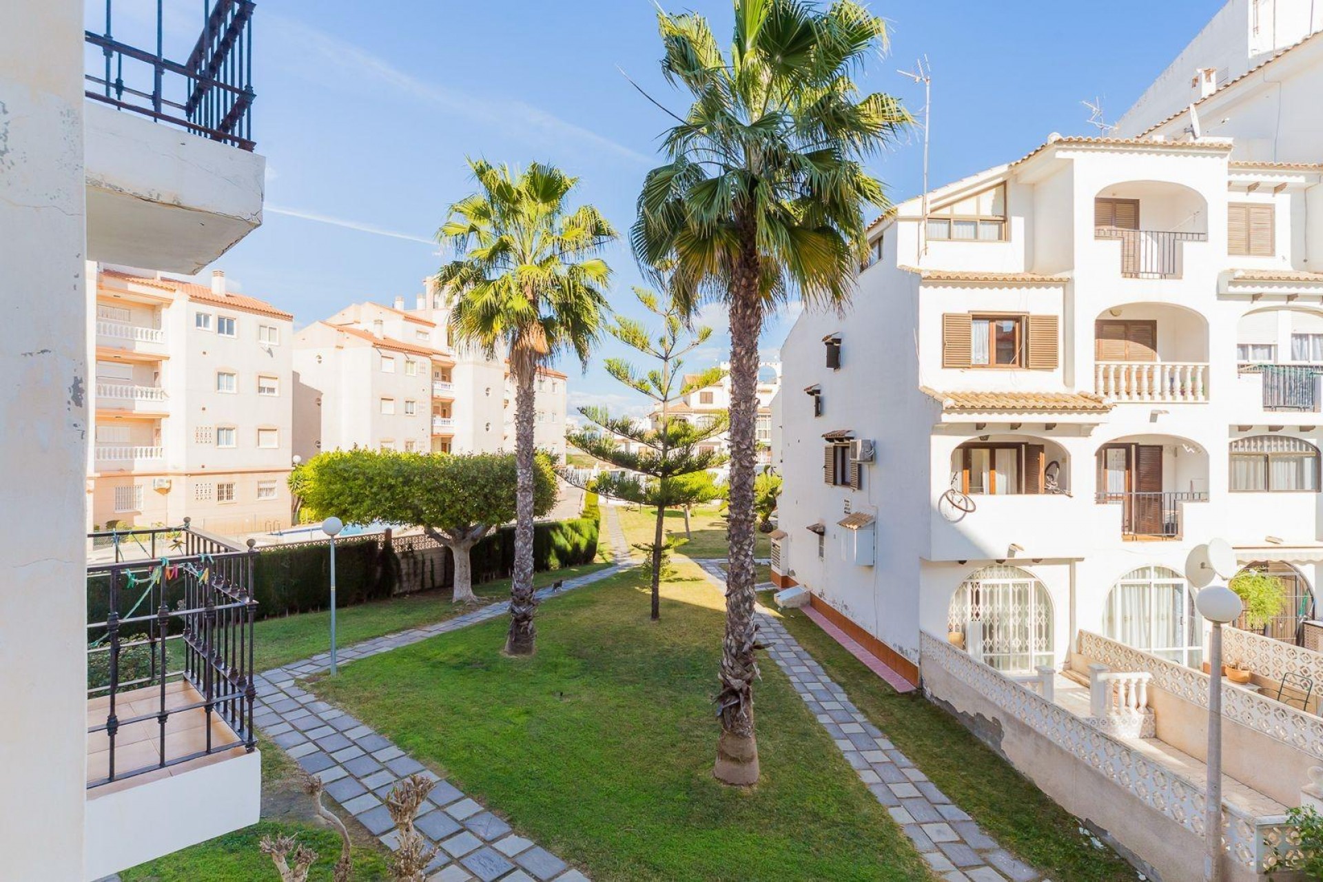 Resale - Apartment -
Torrevieja - Calas Blanca