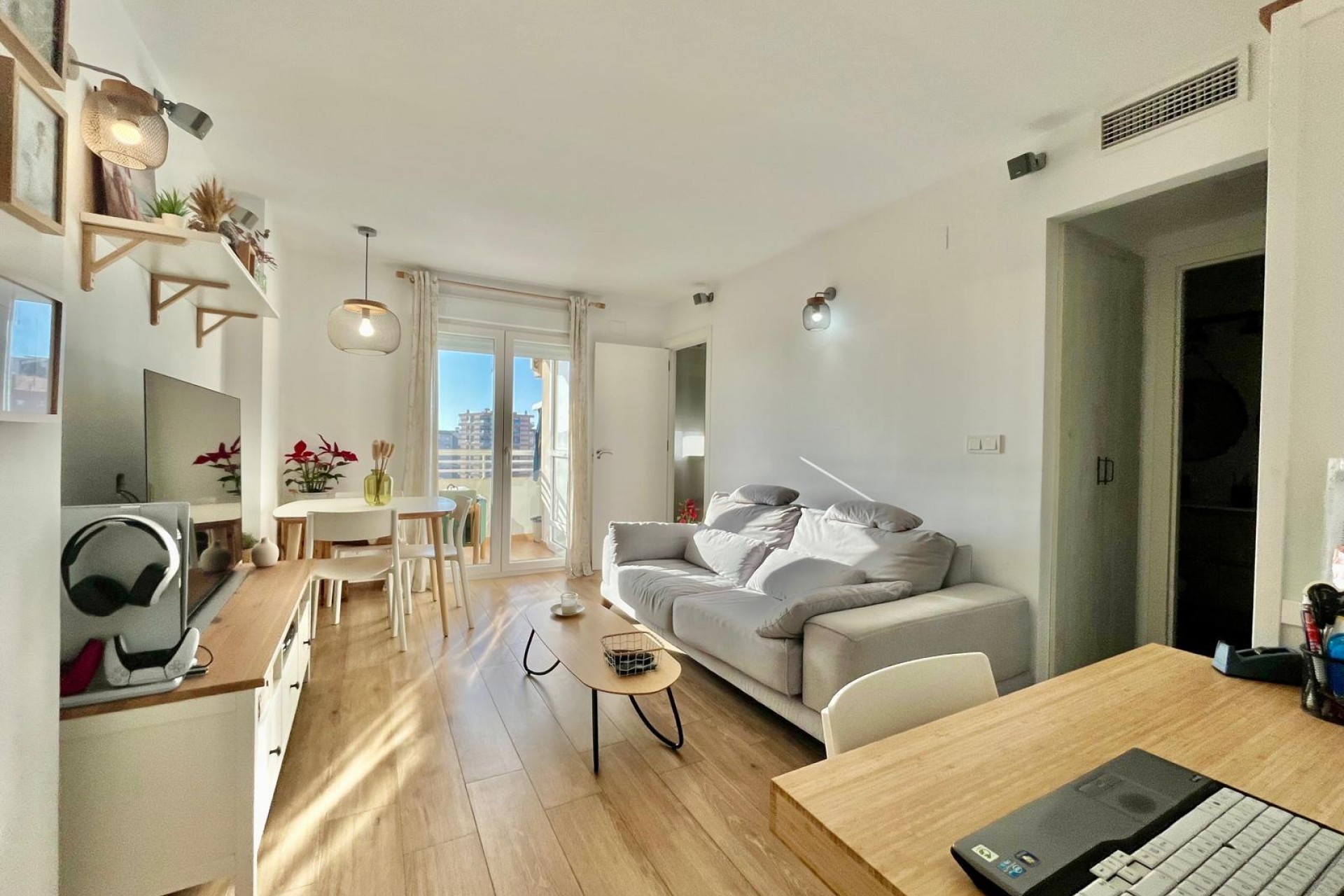 Resale - Apartment -
Torrevieja - Calas Blanca