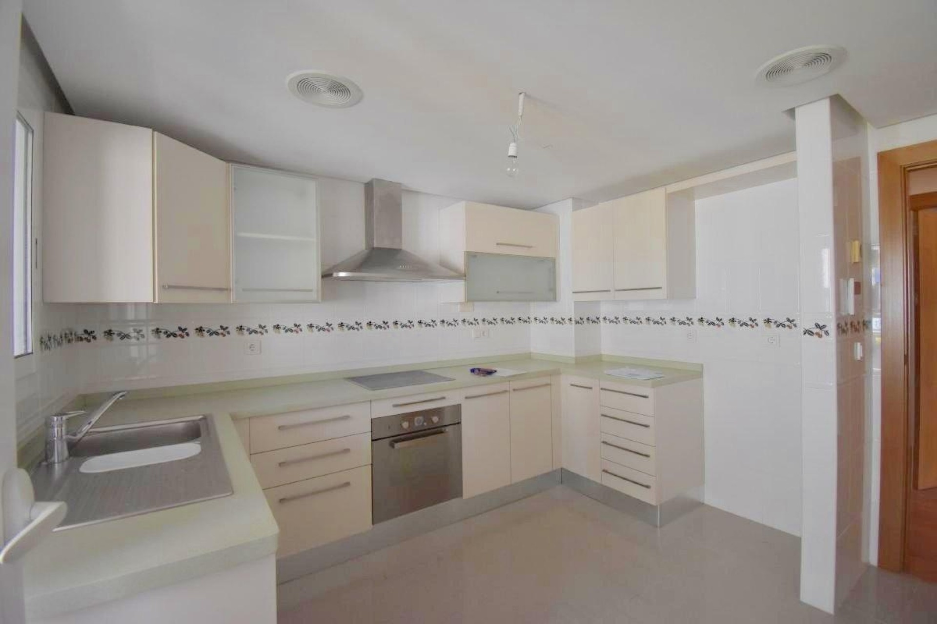 Resale - Apartment -
Torrevieja - Centro - Muelle Pesquero