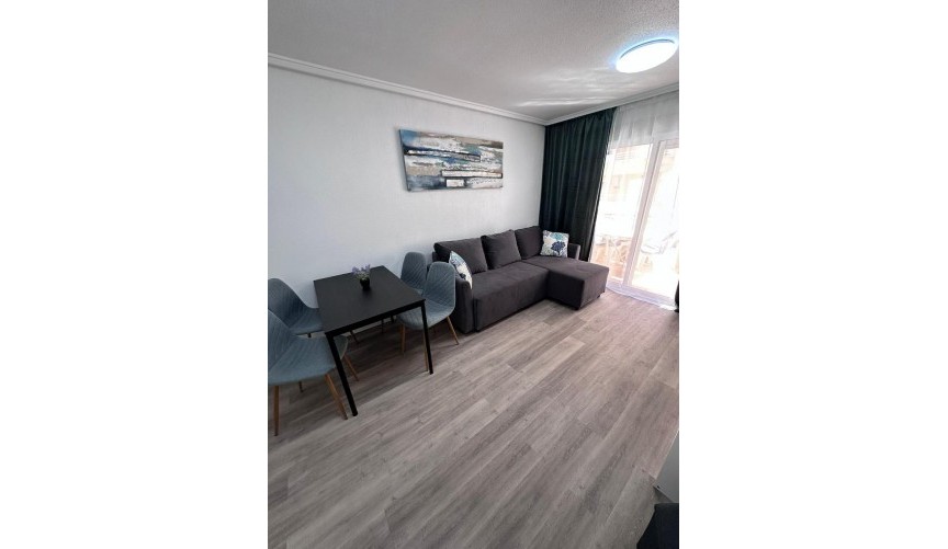 Resale - Apartment -
Torrevieja - Centro - Muelle Pesquero