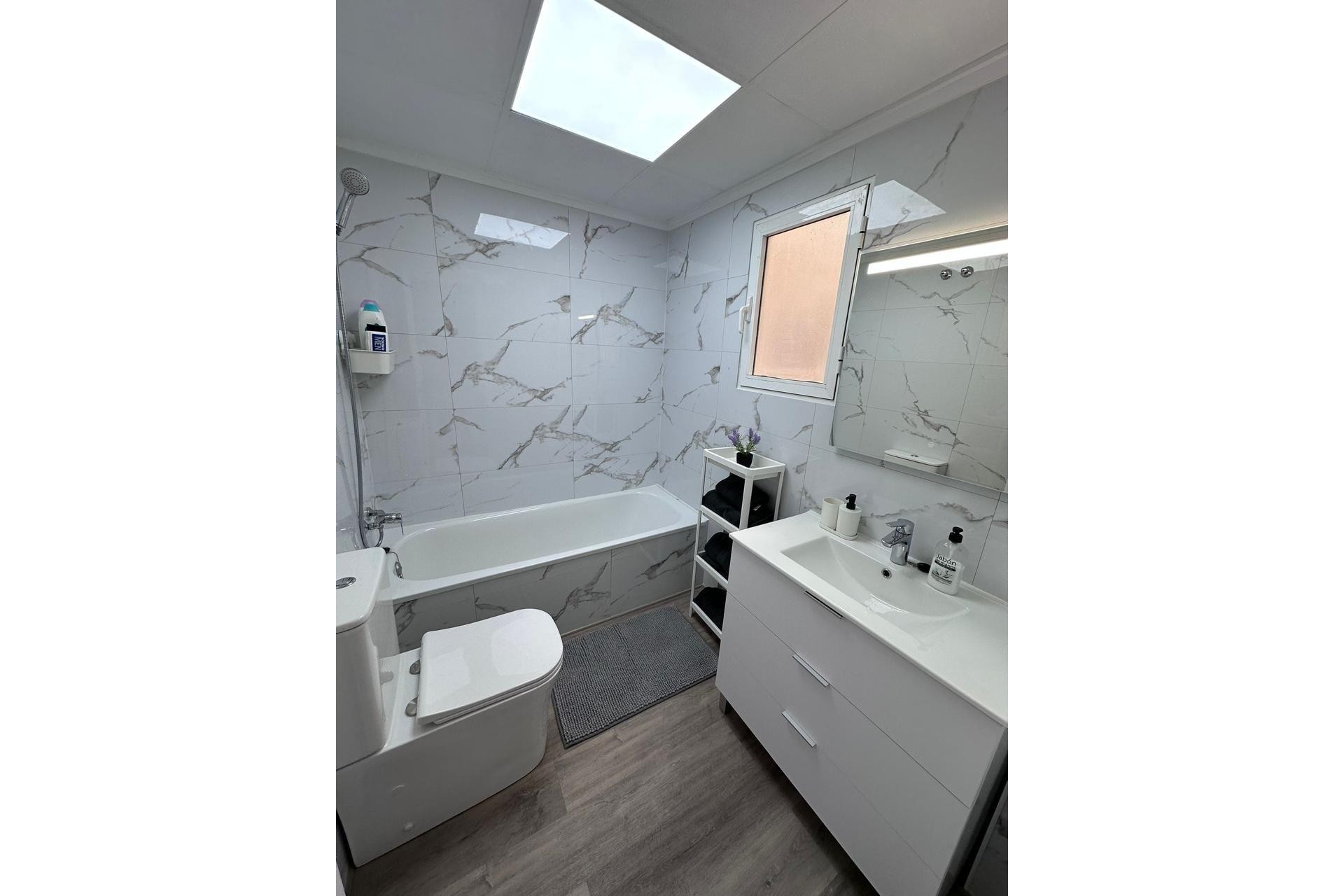 Resale - Apartment -
Torrevieja - Centro - Muelle Pesquero