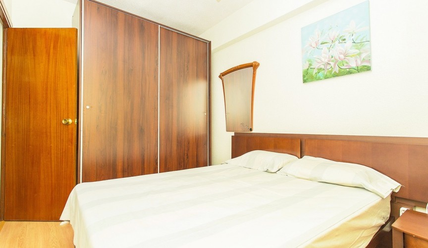 Resale - Apartment -
Torrevieja - Centro-Muelle Pesquero