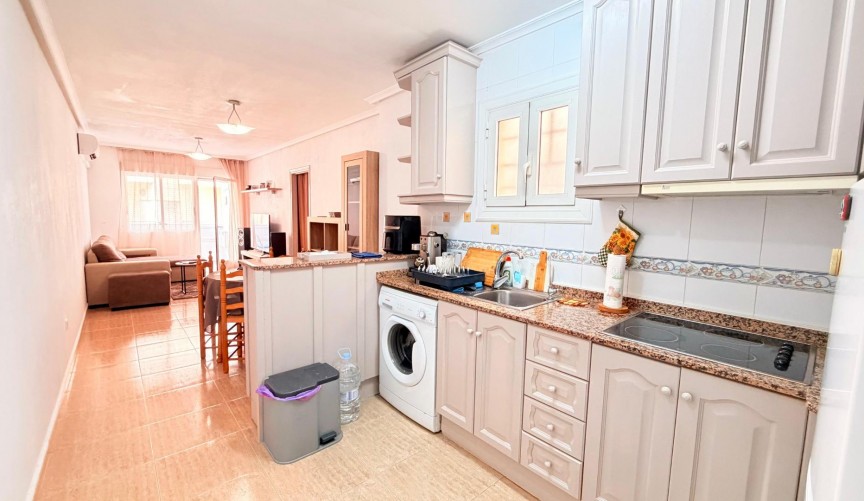 Resale - Apartment -
Torrevieja - Centro - Muelle Pesquero