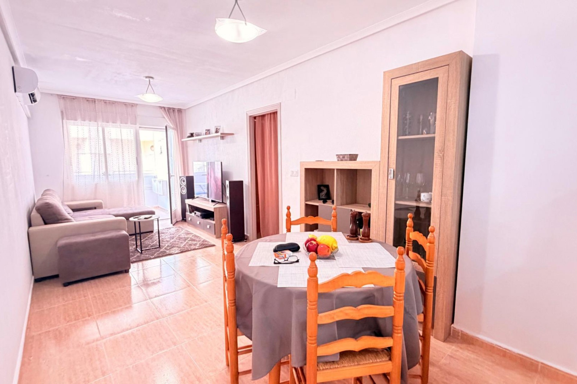 Resale - Apartment -
Torrevieja - Centro - Muelle Pesquero