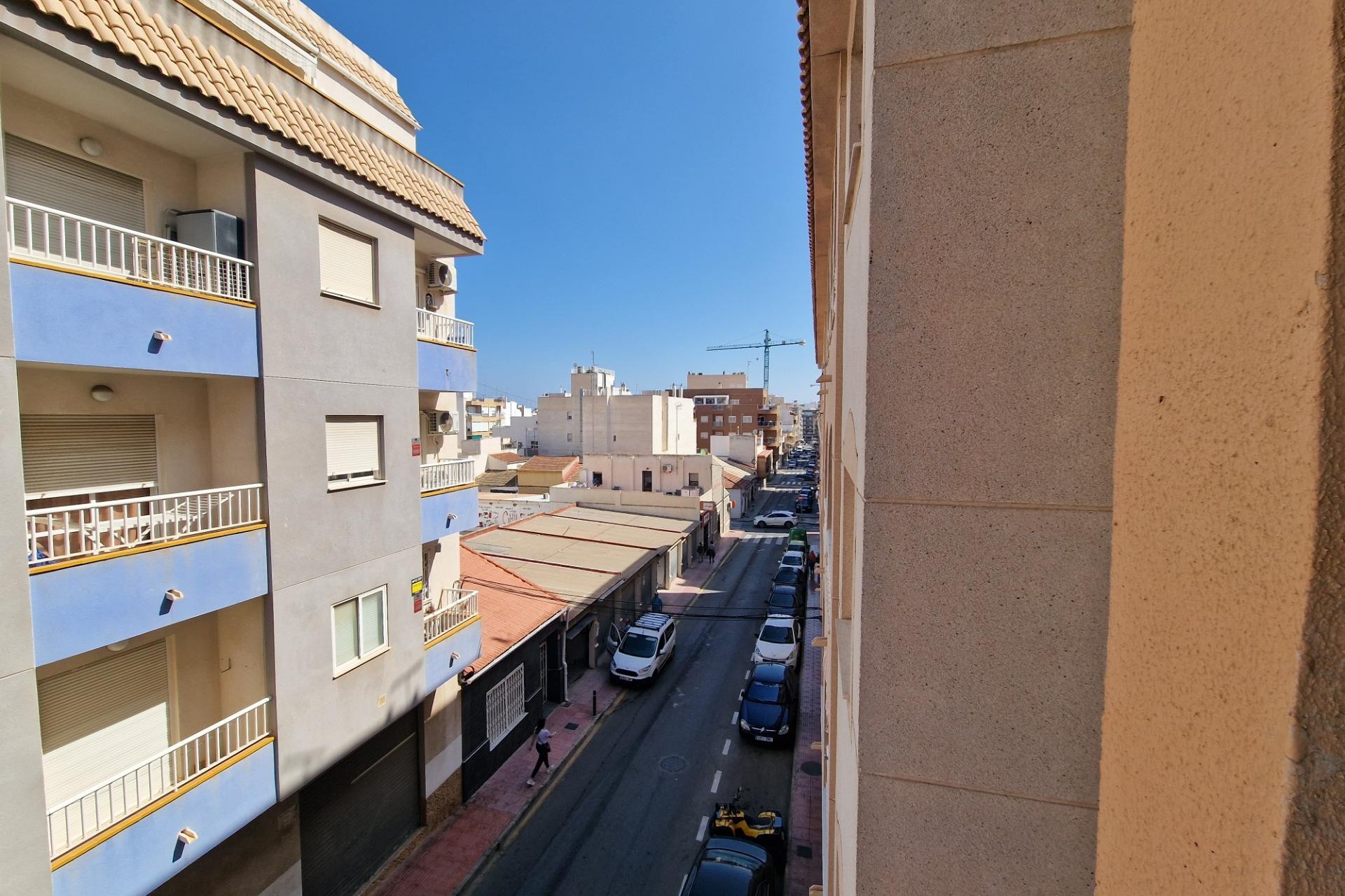 Resale - Apartment -
Torrevieja - Centro