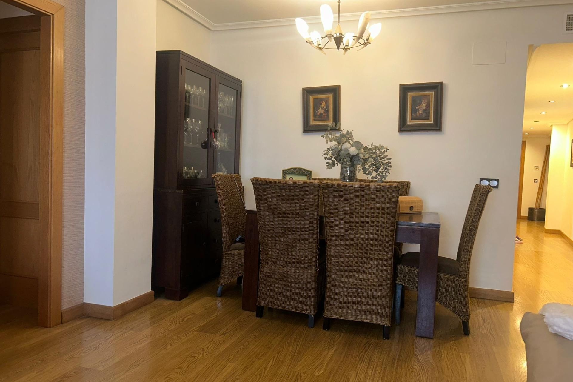 Resale - Apartment -
Torrevieja - Centro