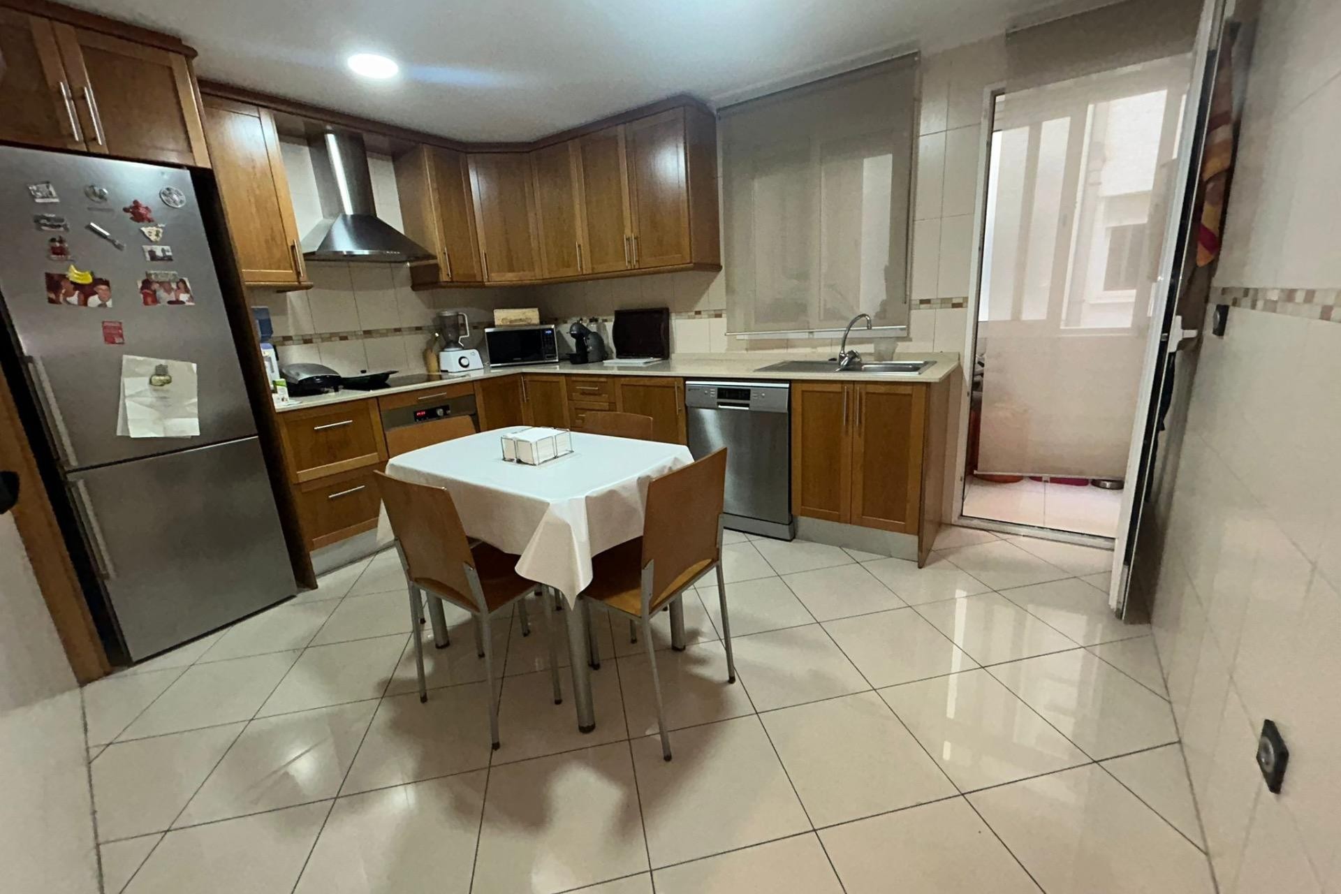 Resale - Apartment -
Torrevieja - Centro