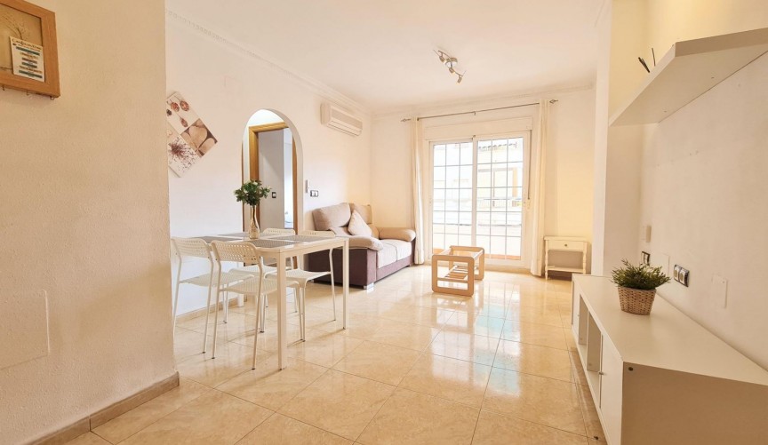 Resale - Apartment -
Torrevieja - Centro