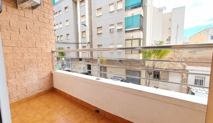 Resale - Apartment -
Torrevieja - Centro