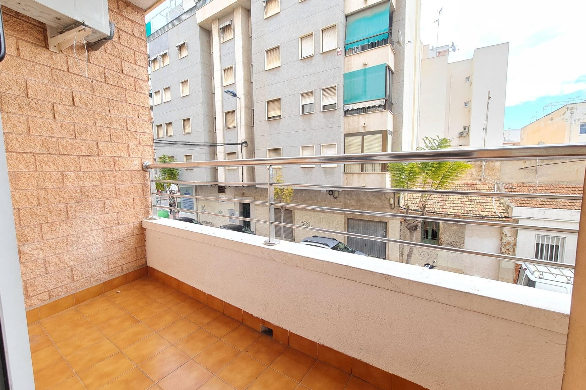 Resale - Apartment -
Torrevieja - Centro