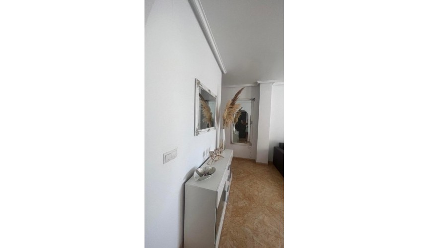 Resale - Apartment -
Torrevieja - Centro