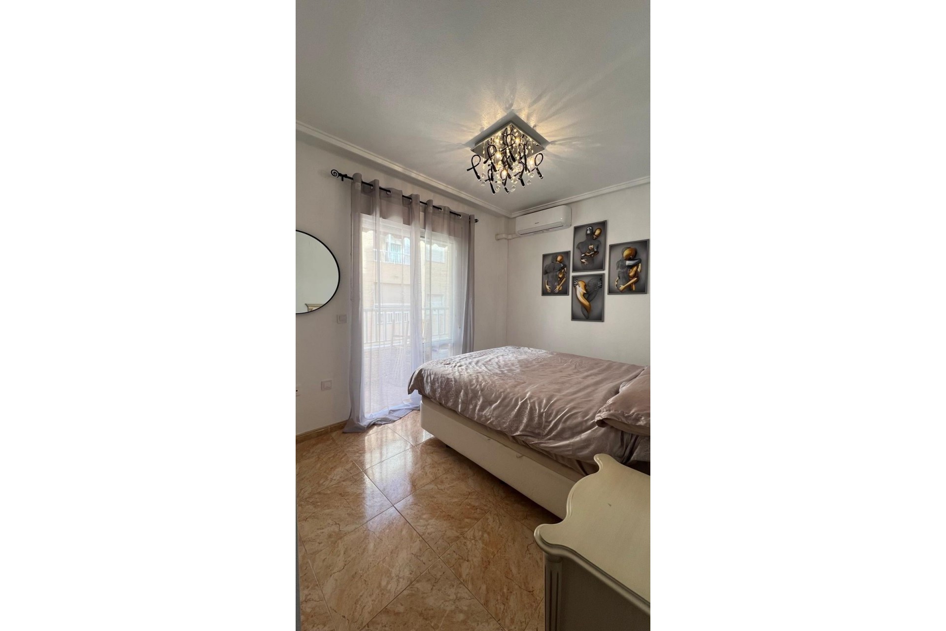 Resale - Apartment -
Torrevieja - Centro