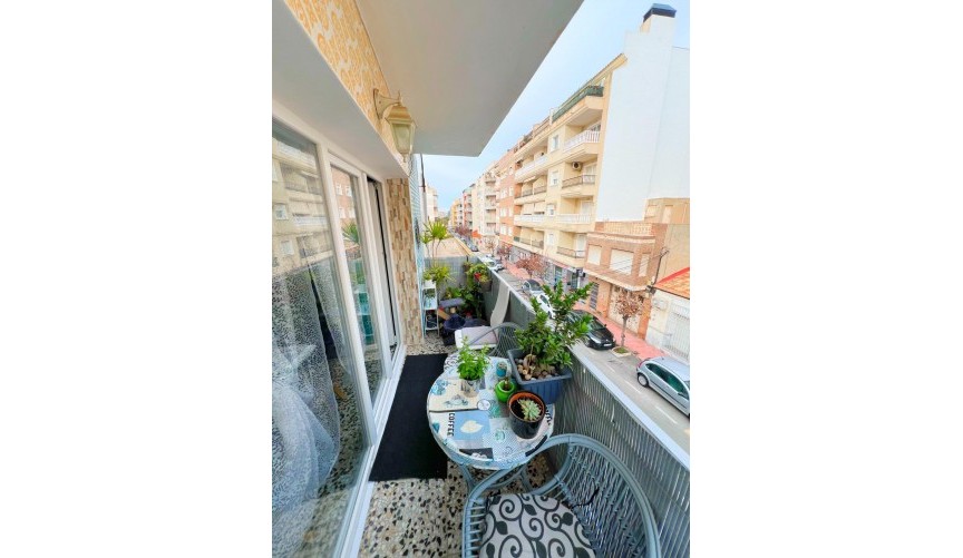 Resale - Apartment -
Torrevieja - Centro