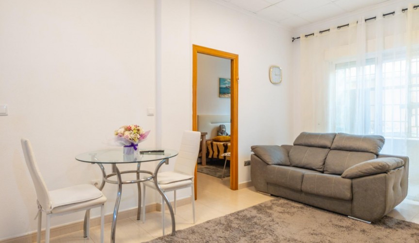 Resale - Apartment -
Torrevieja - Centro