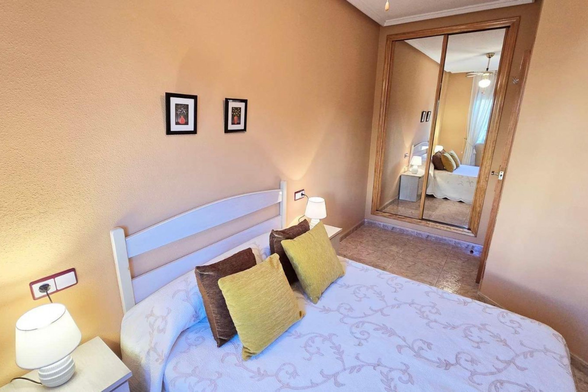 Resale - Apartment -
Torrevieja - Centro