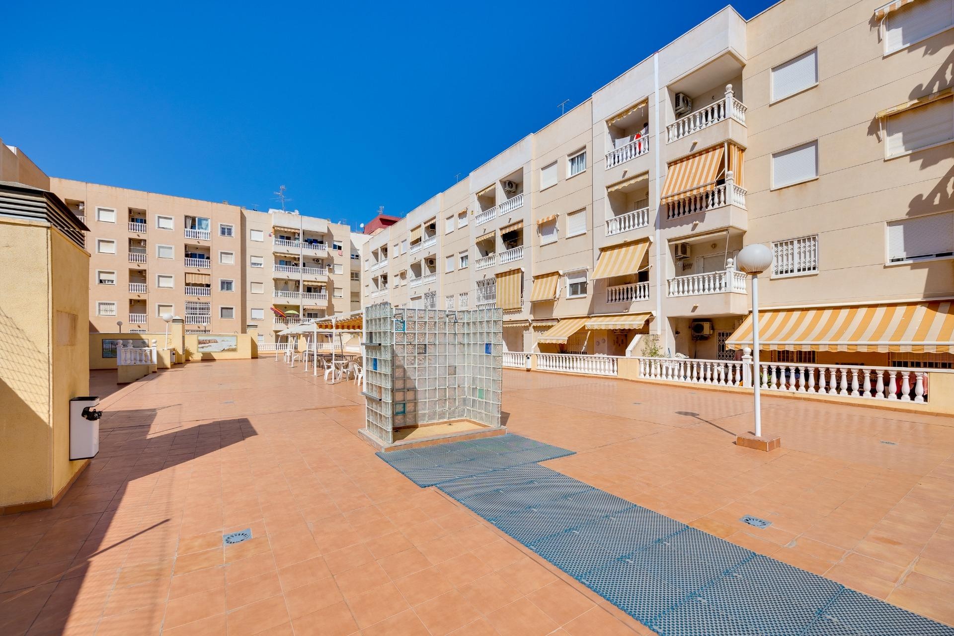 Resale - Apartment -
Torrevieja - Centro