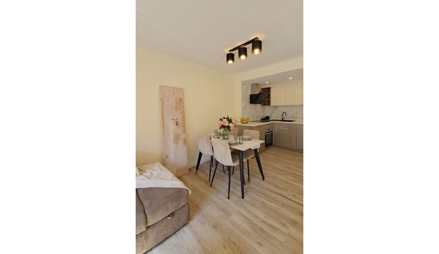 Resale - Apartment -
Torrevieja - Centro