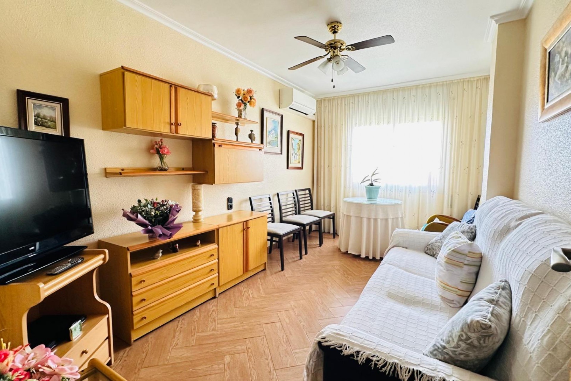 Resale - Apartment -
Torrevieja - Centro