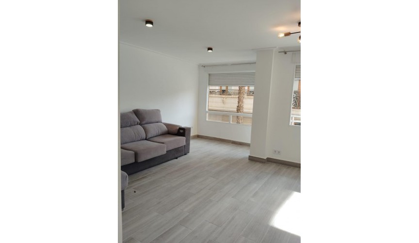 Resale - Apartment -
Torrevieja - Centro