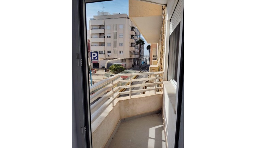 Resale - Apartment -
Torrevieja - Centro
