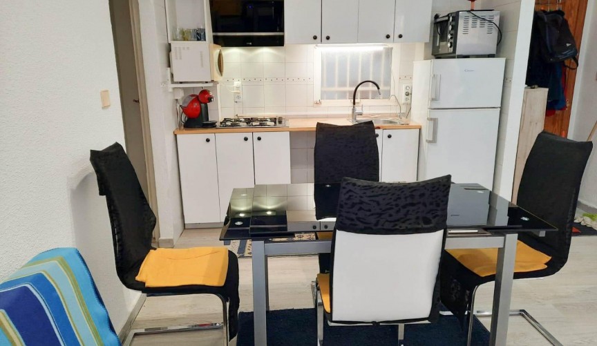 Resale - Apartment -
Torrevieja - Centro