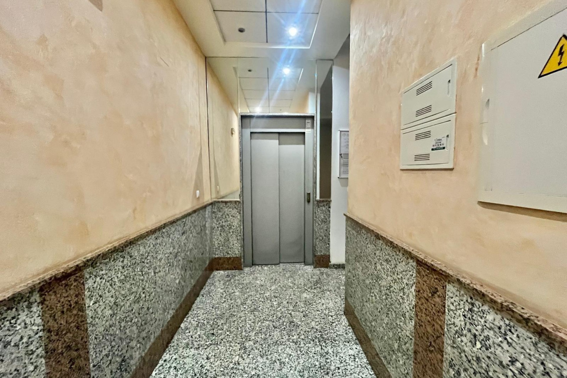 Resale - Apartment -
Torrevieja - Centro