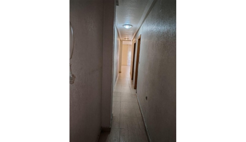 Resale - Apartment -
Torrevieja - Centro